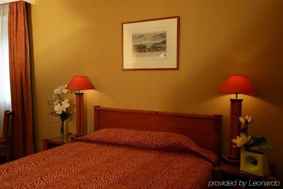 Le Hotel